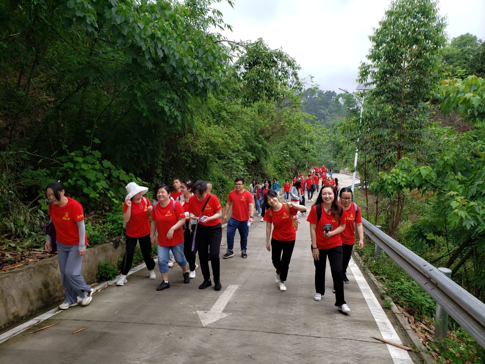 2022年螺螄粉小鎮飛行營(yíng)地“美麗柳州，快樂(lè )前行”健步走活動(dòng)